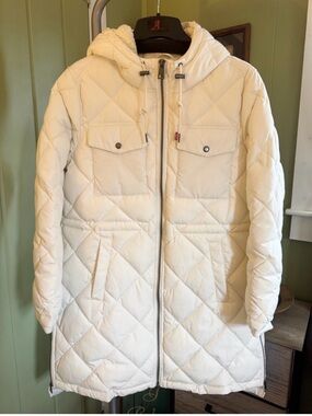 NWOT Levi's Quilted Sherpa-Lined Hooded Puffer